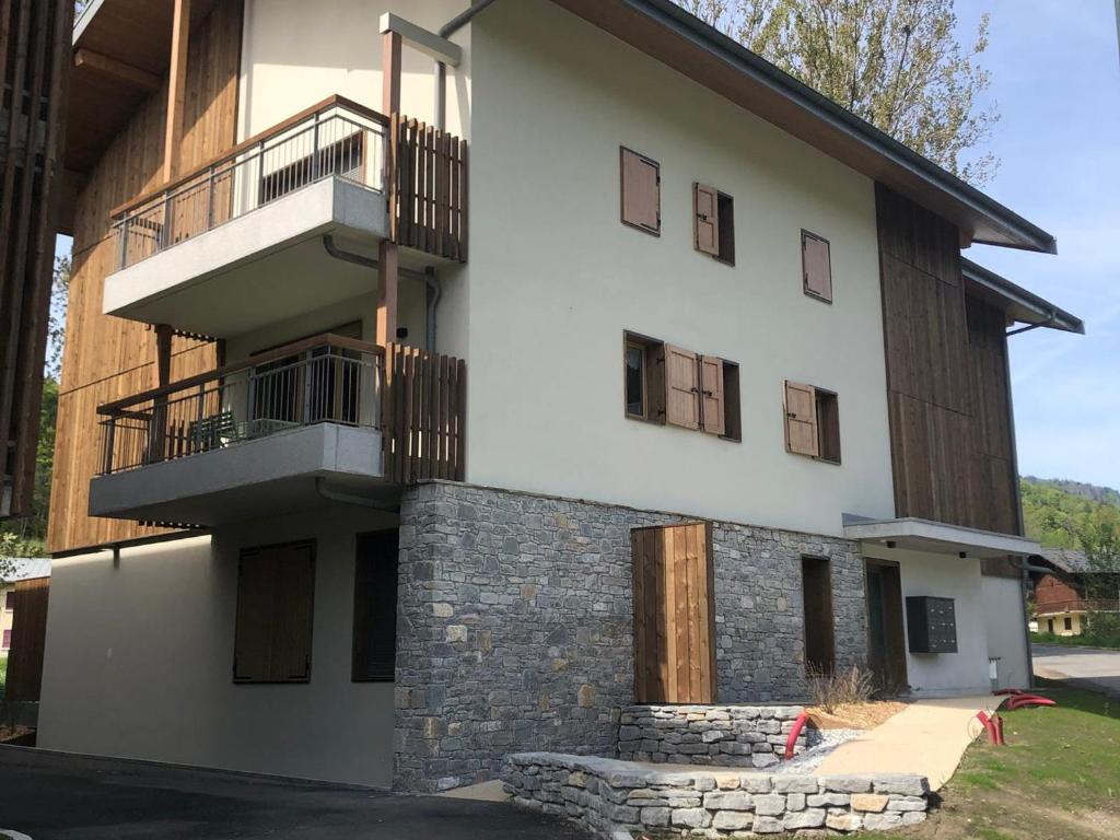 Appartement neuf avec balcon et navette pour le ski - FR-1-624-113 - 2