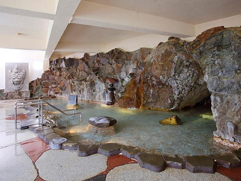 Hot spring bath
