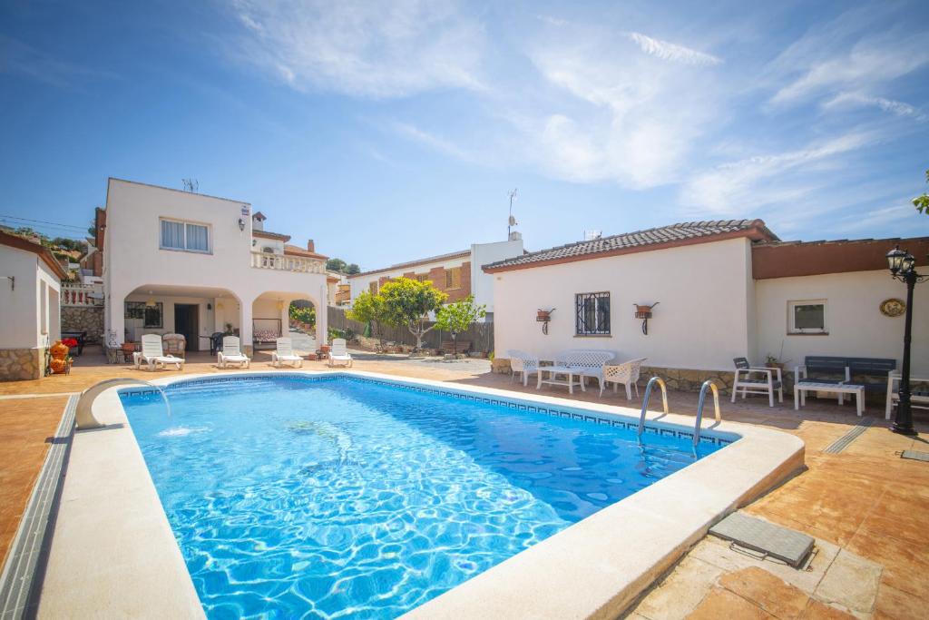 Catalunya Casas Tranquil nature 'feel' , yet only 4 min to beach! - 1