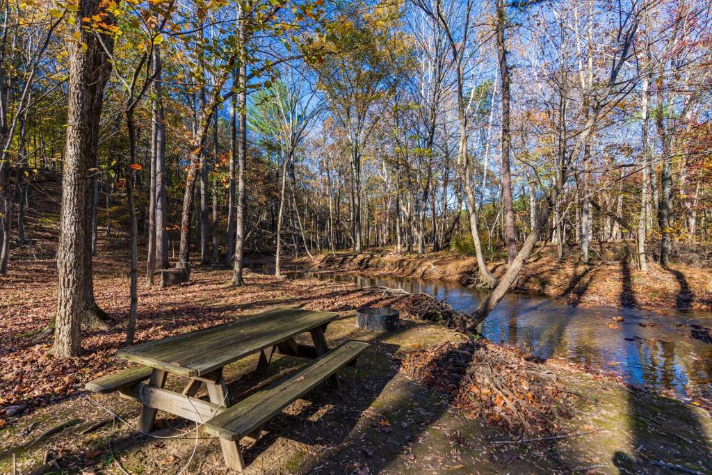 Private Creek, Huge Deck at Chalet Cabin photo