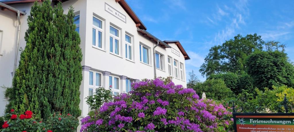 Ferienwohnungen Stranddistel - Apartments von 30 bis 75 qm — Hotel in Ostseebad Zinnowitz