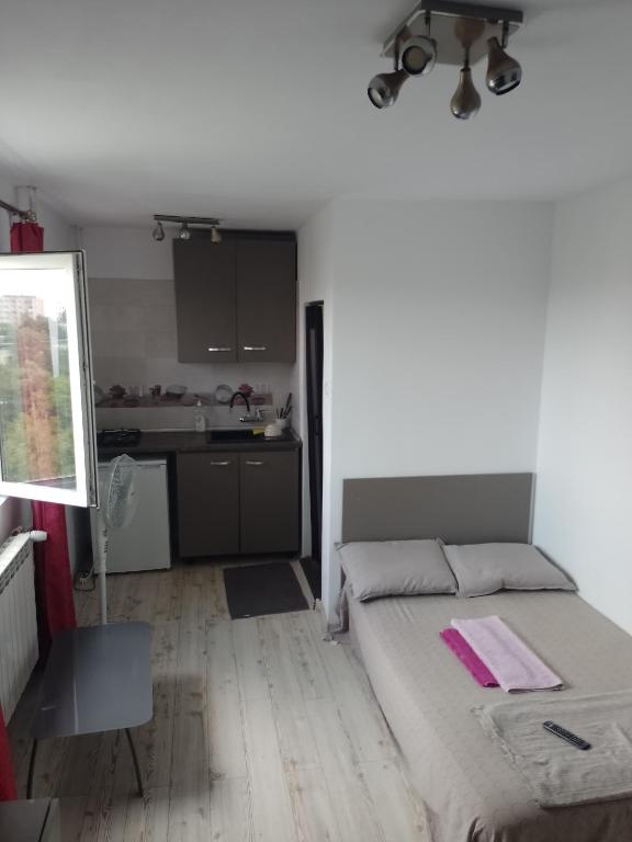 Metrou 1 Decembrie 1918, Bukurešť