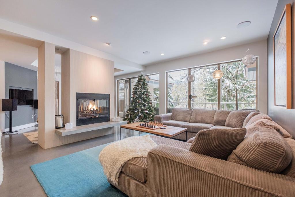 Gleneagles by Outpost Whistler, Whistler