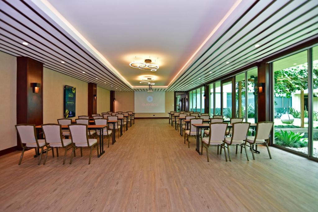 Highly rated by business travelers
