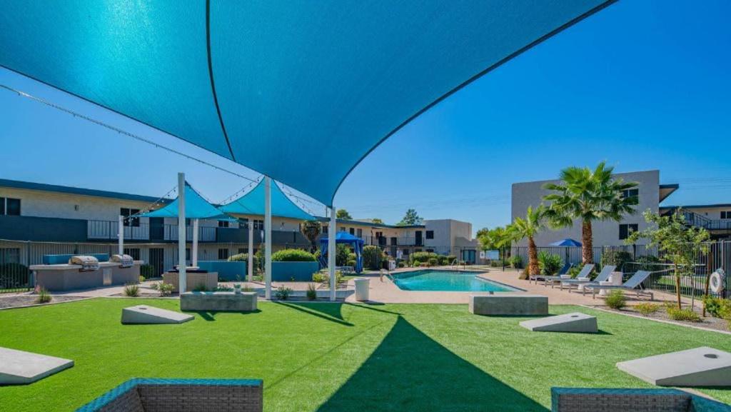Gorgeous CozySuites in Camelback with pool parking photo
