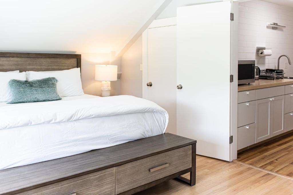 SKYLARANNA Resort & SPA, Hendersonville