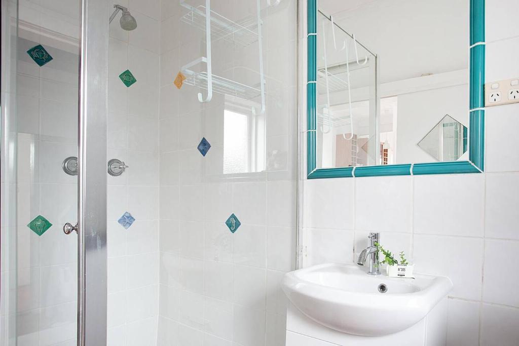 Comfortable 1Bed Unit Right Near Bondi Beach - FAST WIFI For Working At Home photo