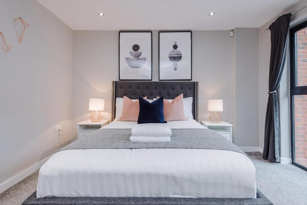 Host Apartments - The Duke Street Residence photo