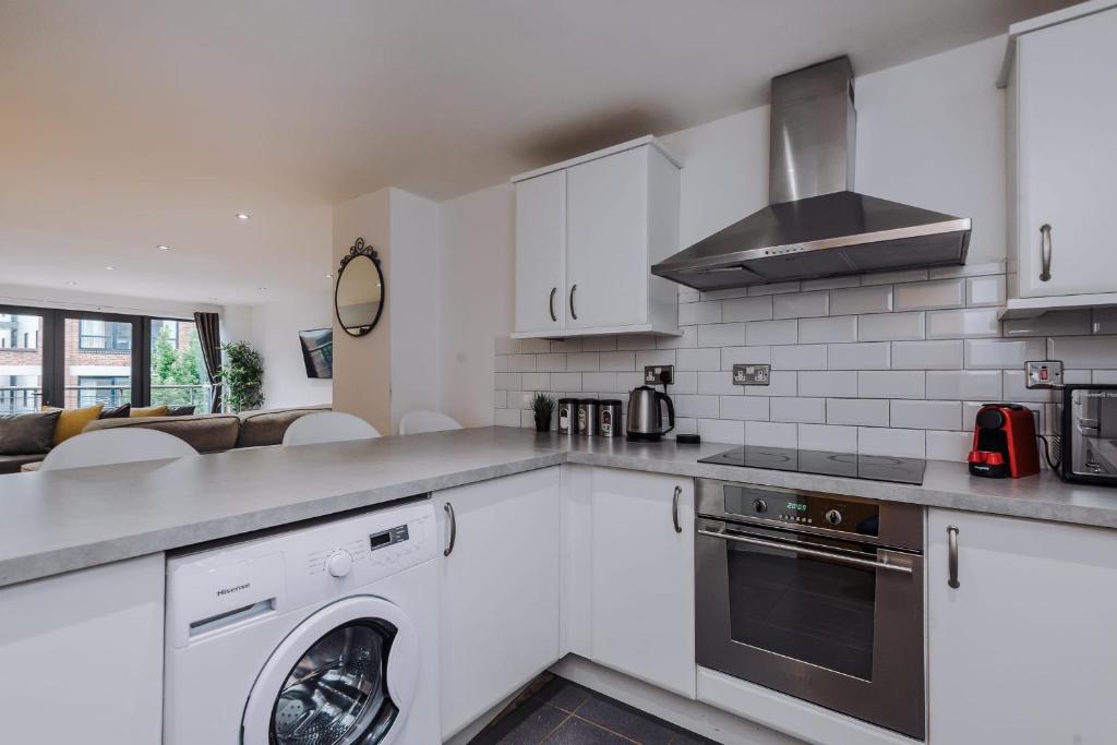 Host Apartments - The Duke Street Residence photo