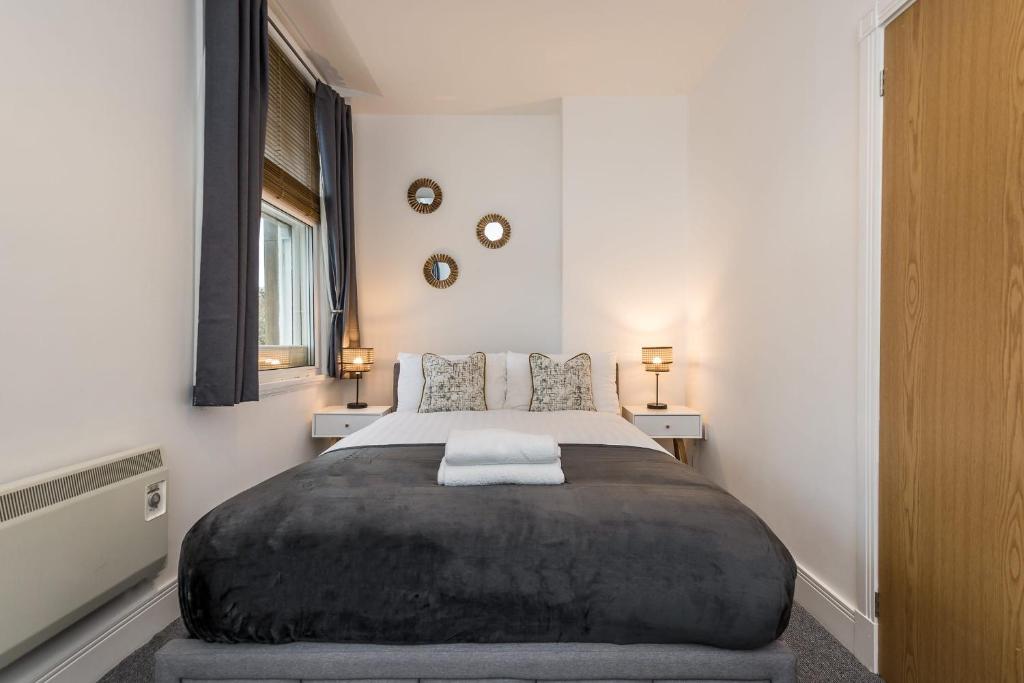 Host Apartments - Cosy Apartment with Beautiful Church Views photo