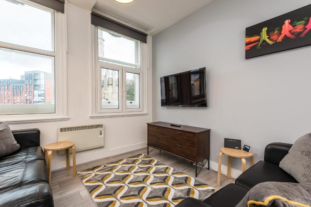 Host Apartments - Cosy Apartment with Beautiful Church Views photo