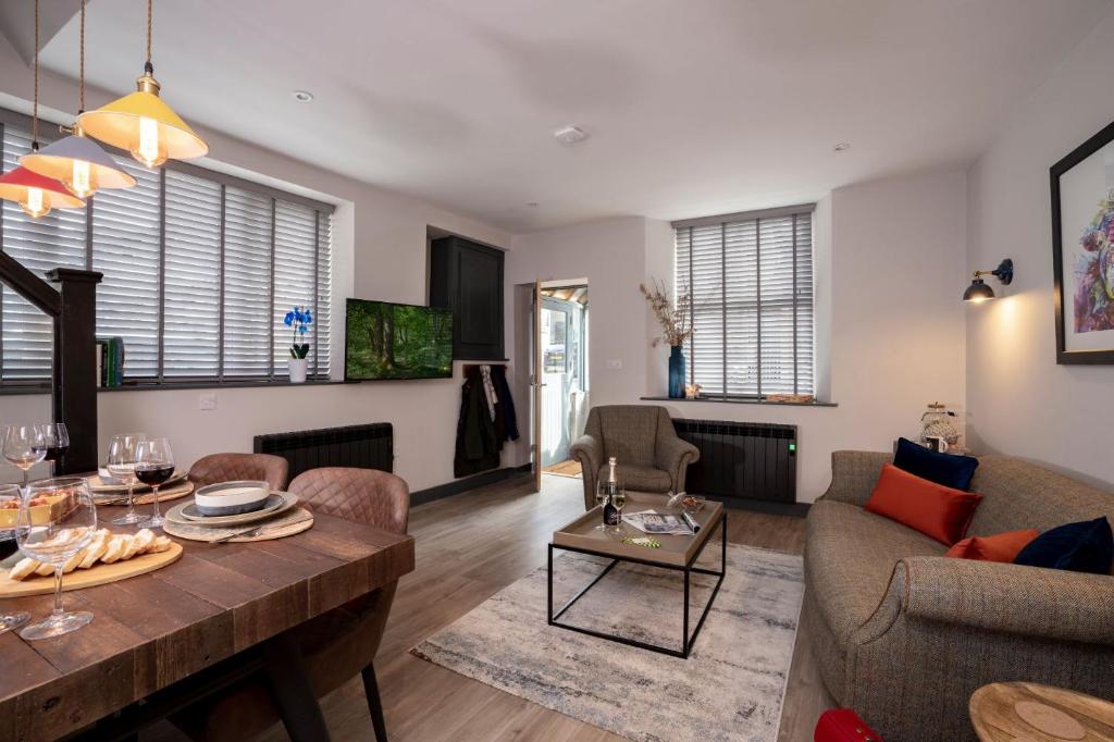 Spacious Contemporary Home - Central Ambleside photo 5