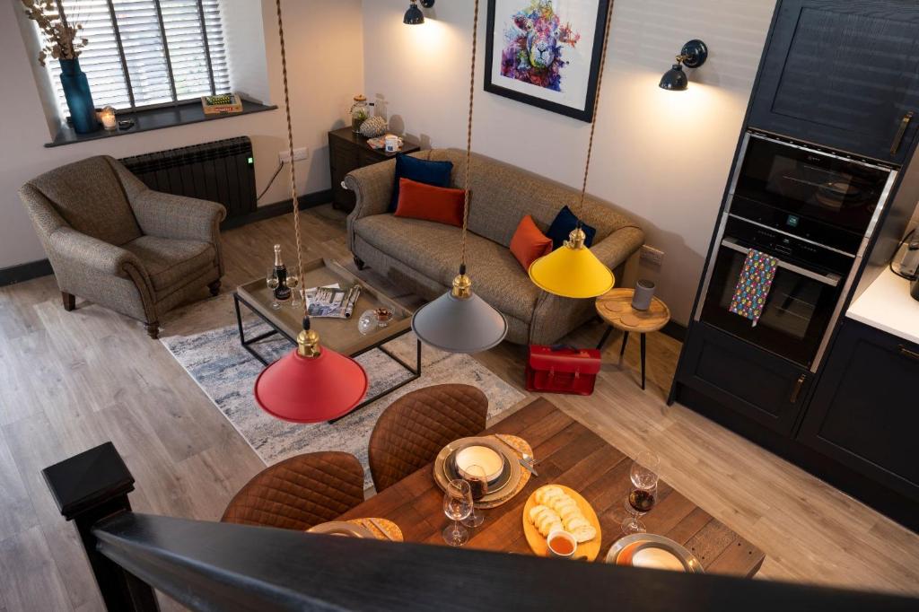 Spacious Contemporary Home - Central Ambleside photo 2