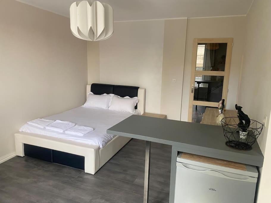 Appartement 2, Les Minières