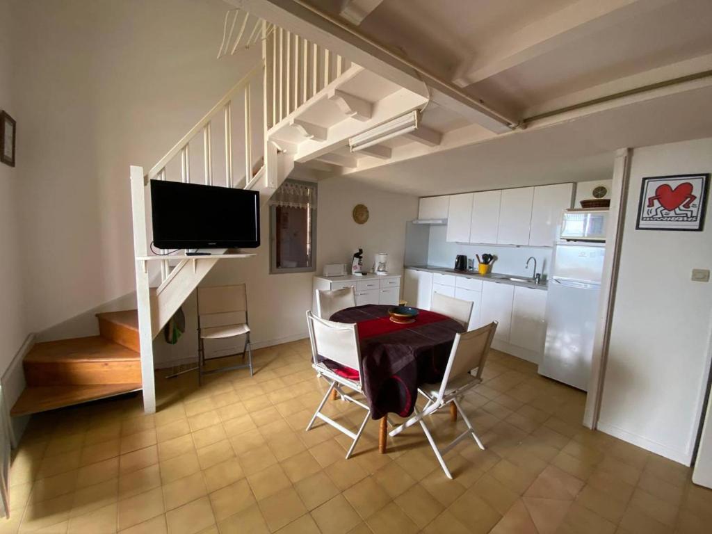 Appartement en bord de mer avec mezzanine, balcon et parking privé à Port Leucate, 6 couchages - FR-1-81-482 - 4