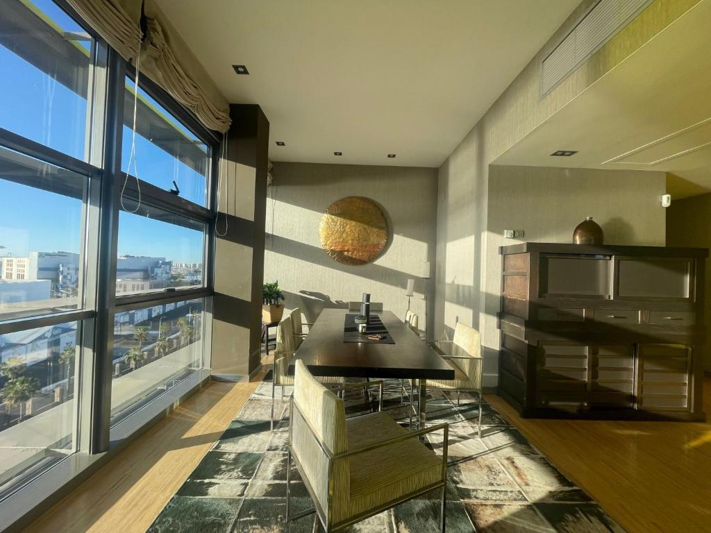 Luxury Family Beachfront Apartment - 5