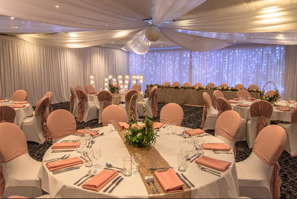Holiday Inn Corby Kettering A43 By IHG 宴会場