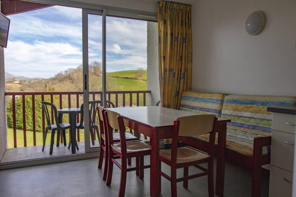 ECHALAR Piscine Vue Montagnes, Souraïde