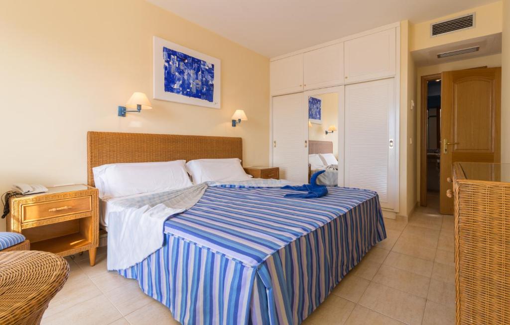 Apartamentos LIVVO Coloradamar — Hotel rooms in Playa Blanca, Canary Islands