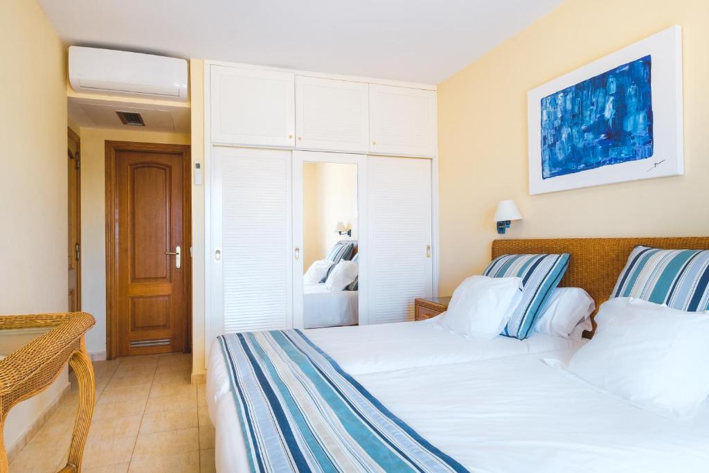 Apartamentos LIVVO Coloradamar — Hotel rooms in Playa Blanca, Canary Islands