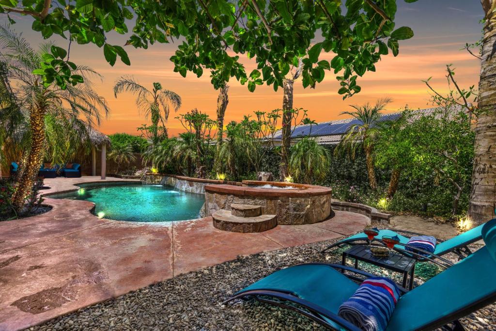 Paradise private resort with waterfall pool, Coachella