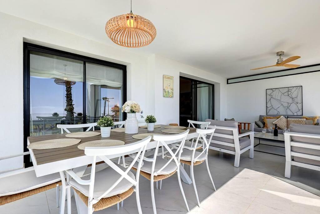 Ground floor 4 Bedroom Apartment @ Estepona Hills! - 2