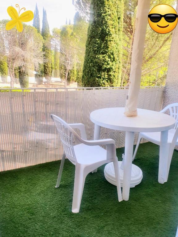coquet Studio Classé Deux Étoiles, Balcon avec Table, et Wifi - 5