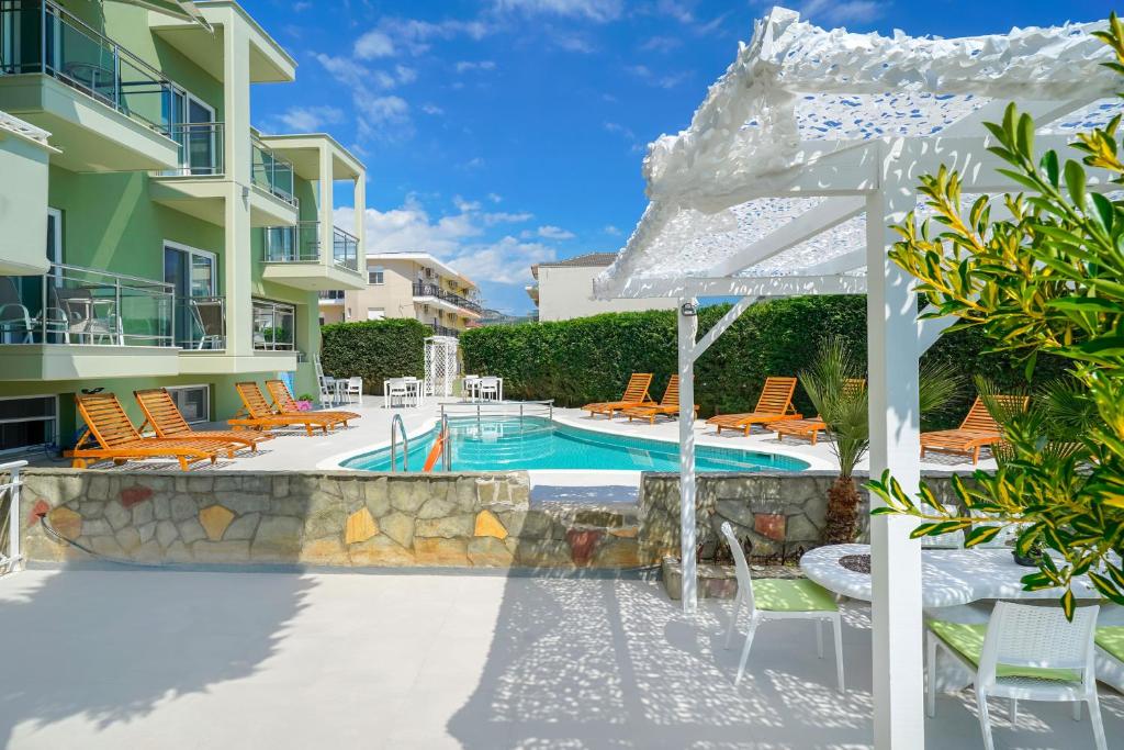 Lafeyra Apartments — Hotel in Thassos