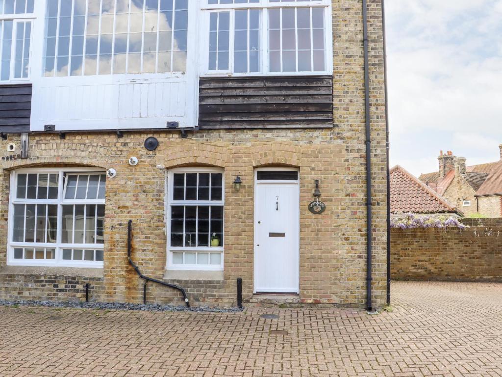 Carpenters, Sandwich