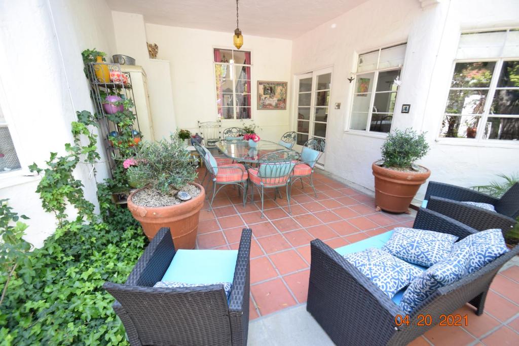 Beverly Hills Celebrity Home photo