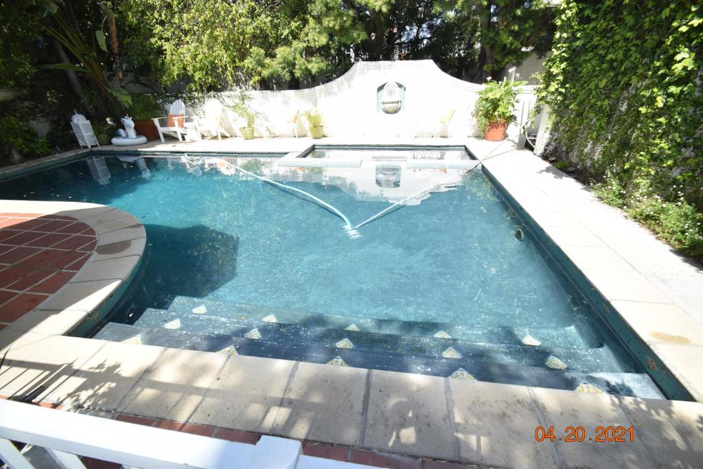 Beverly Hills Celebrity Home photo