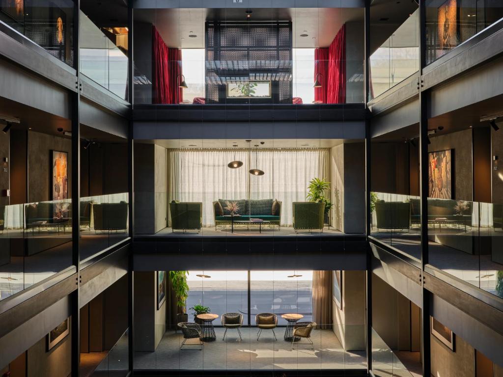 Exterior view, Ebb-Dunedin in Dunedin