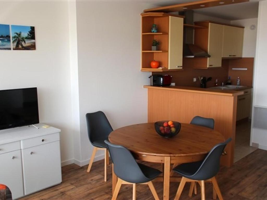 Appartement 2 Pièces Rénové Vue Mer, Proche Centre - FR-1-331-84 - 3