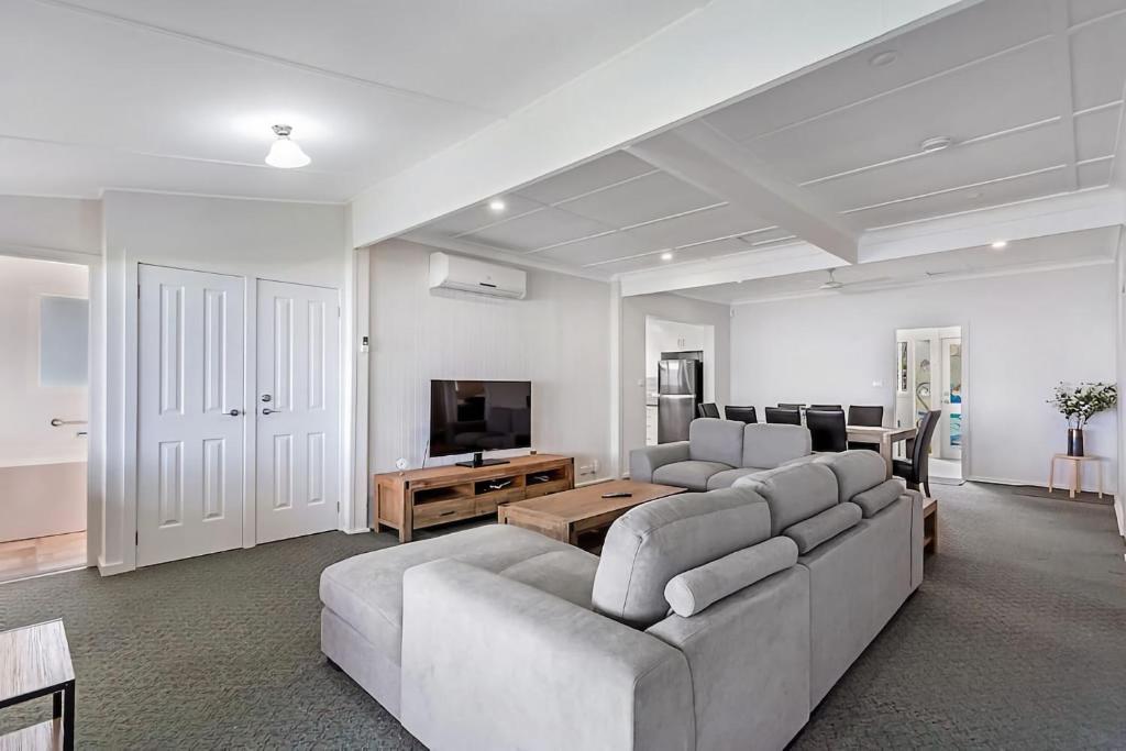 Sunset Beach House Pet Friendly photo