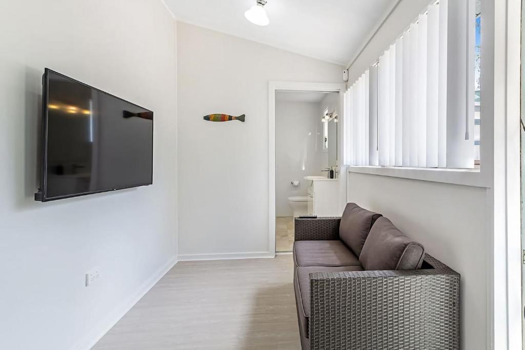 Sunset Beach House Pet Friendly photo