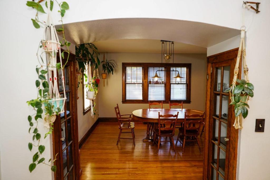 Large North Fargo Home near NDSU photo