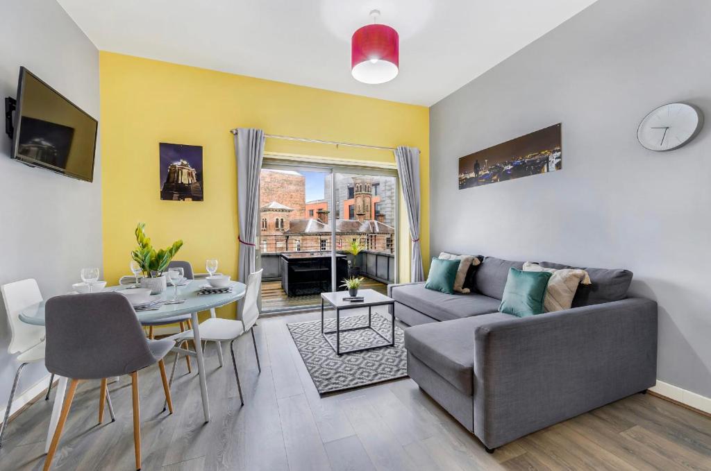 Host & Stay - Campbell Square Roof Terrace Apartment, Liverpool