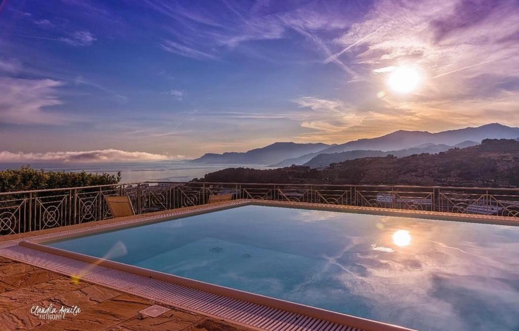 Villa Gaia - Luxury Villa, pool & wellness rooms - 3