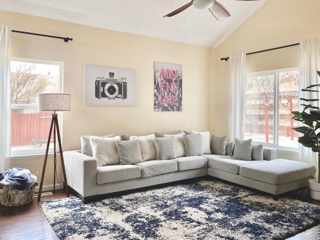 Reno Gem 3 and a half Miles to DT, 40 Miles to Tahoe, Reno