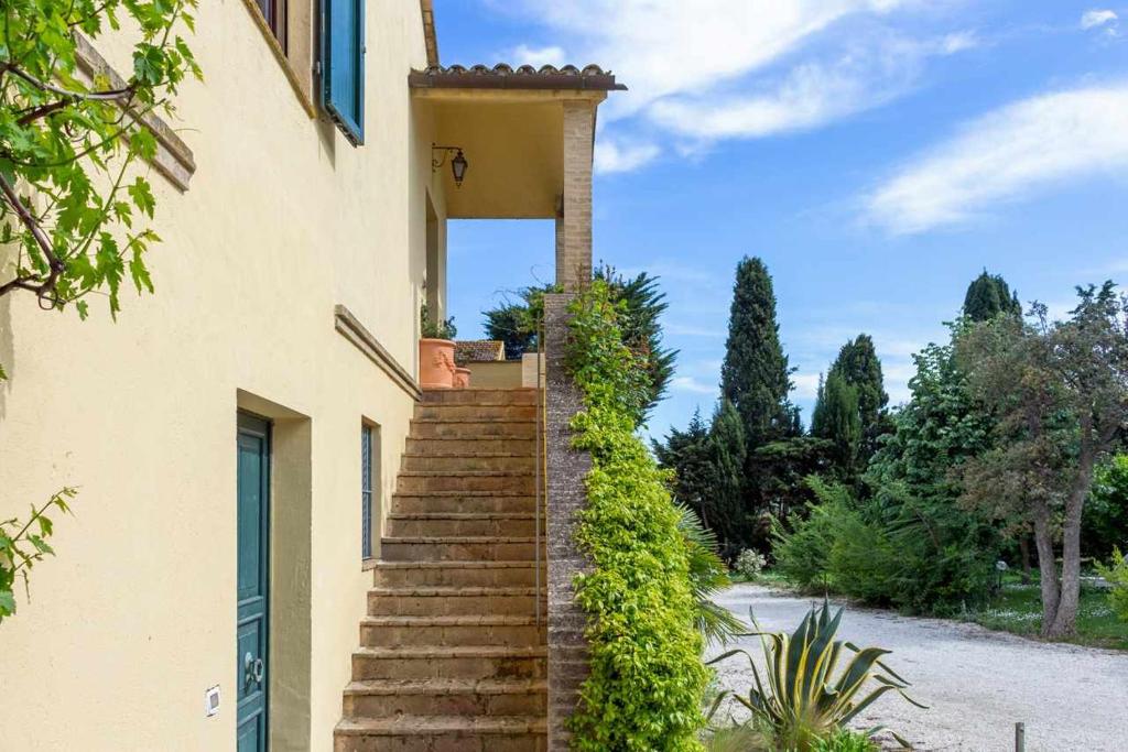 R24 - Casa Glicine . - 2