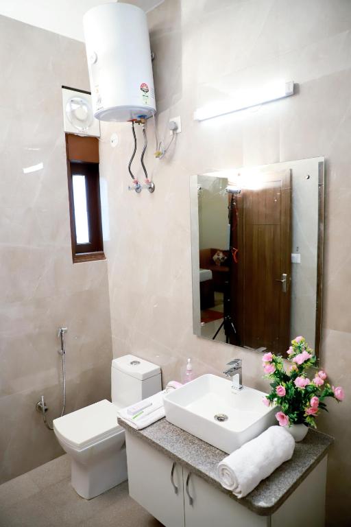 Fortune Home Service Apartment 3Bhk,E-28, Saket 2B photo