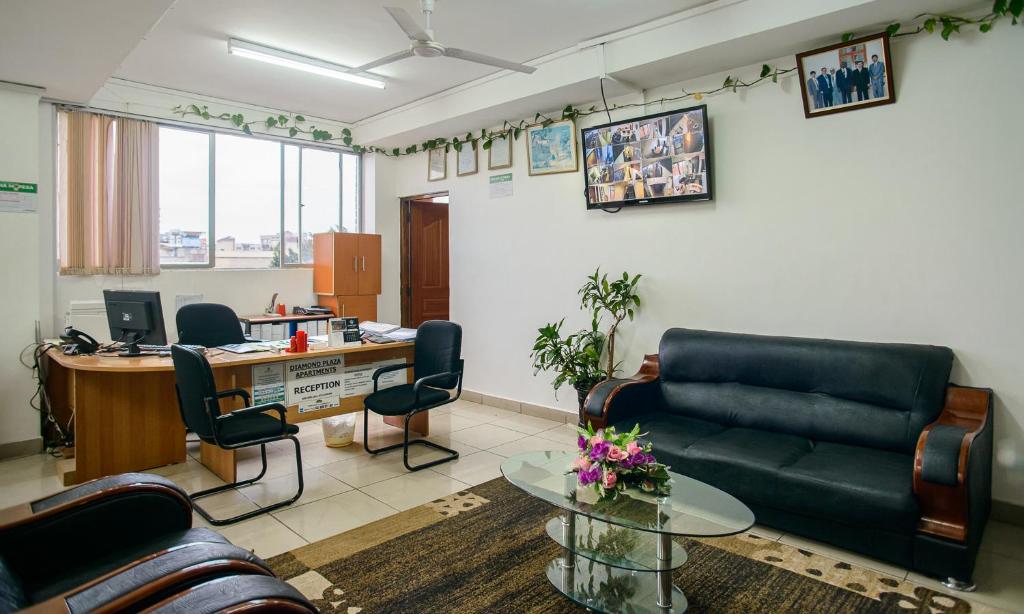 Diamond Plaza Apartments photo