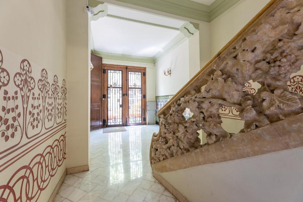 ApartEasy - Modernist flat in Eixample center - 3