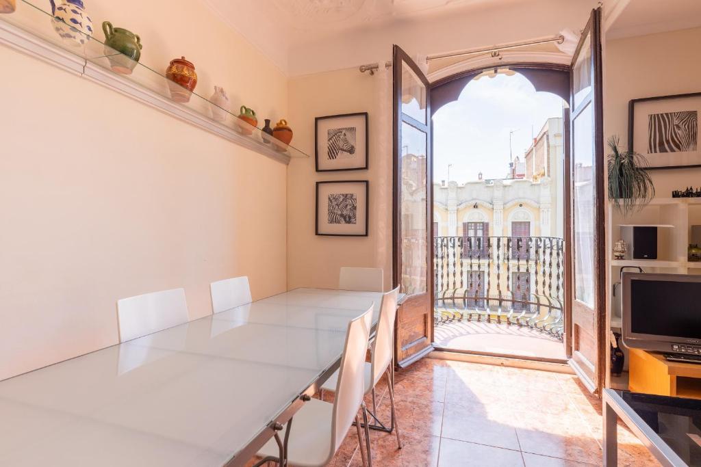 ApartEasy - Modernist flat in Eixample center - 5