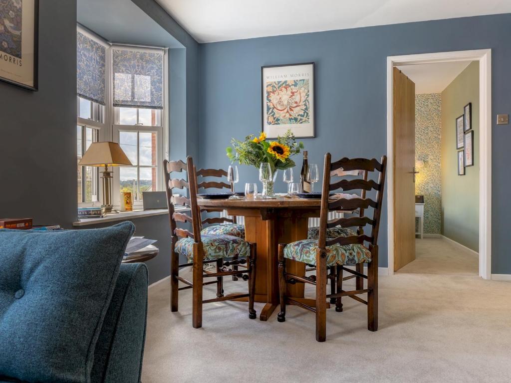 Pass the Keys The William Morris Lodge in the centre of Ludlow, Ludlow