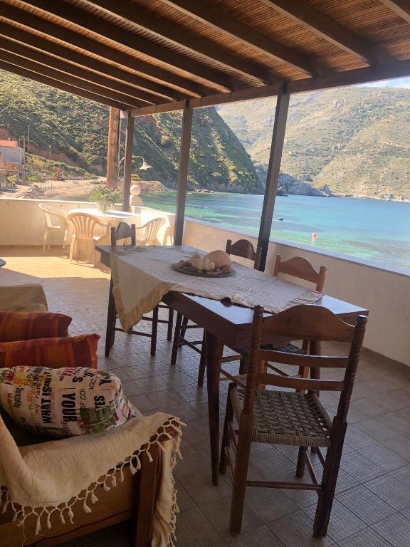 LITHOS Porto Kagio, Pórto Káyio