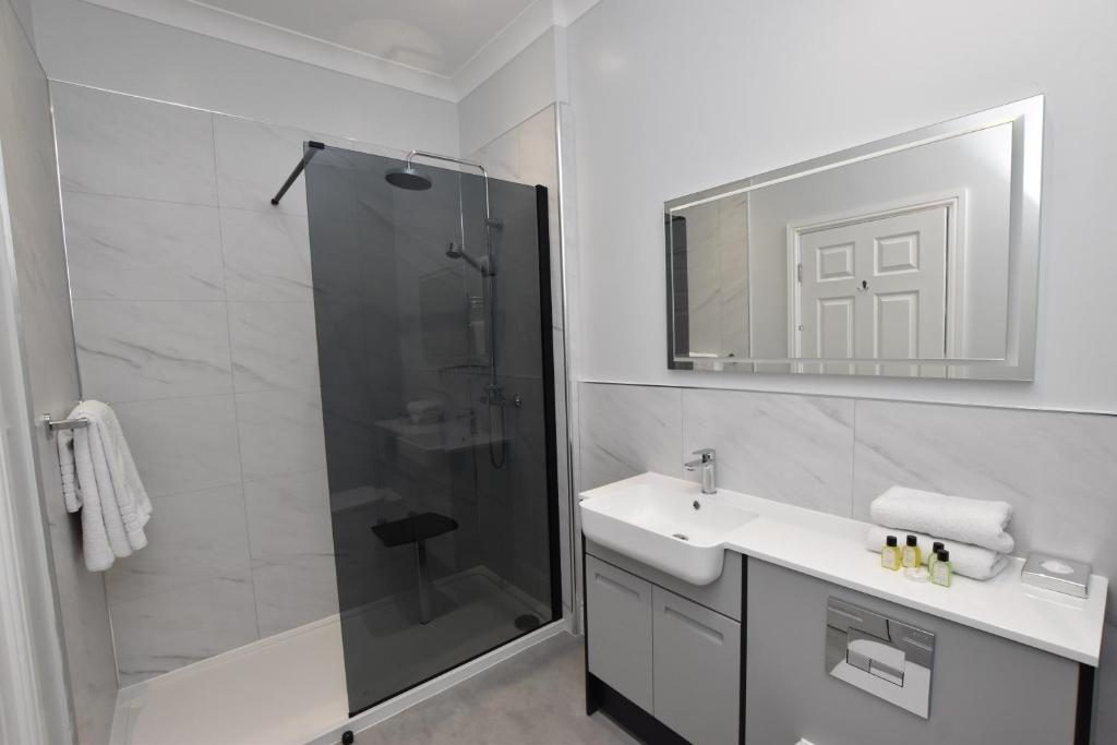 Kingsway Hotel. photo