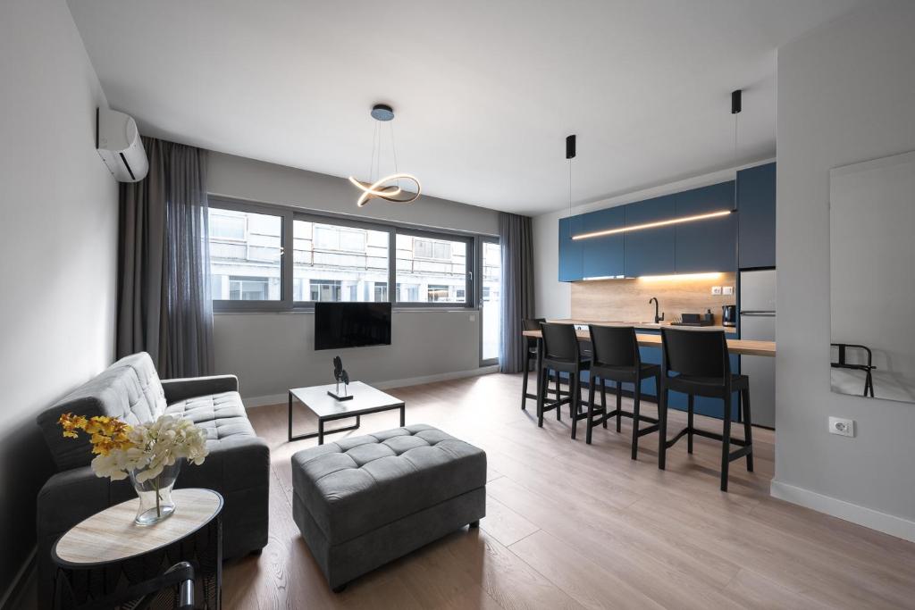 Lux Locals 1 by Luxlikehome, Soluň