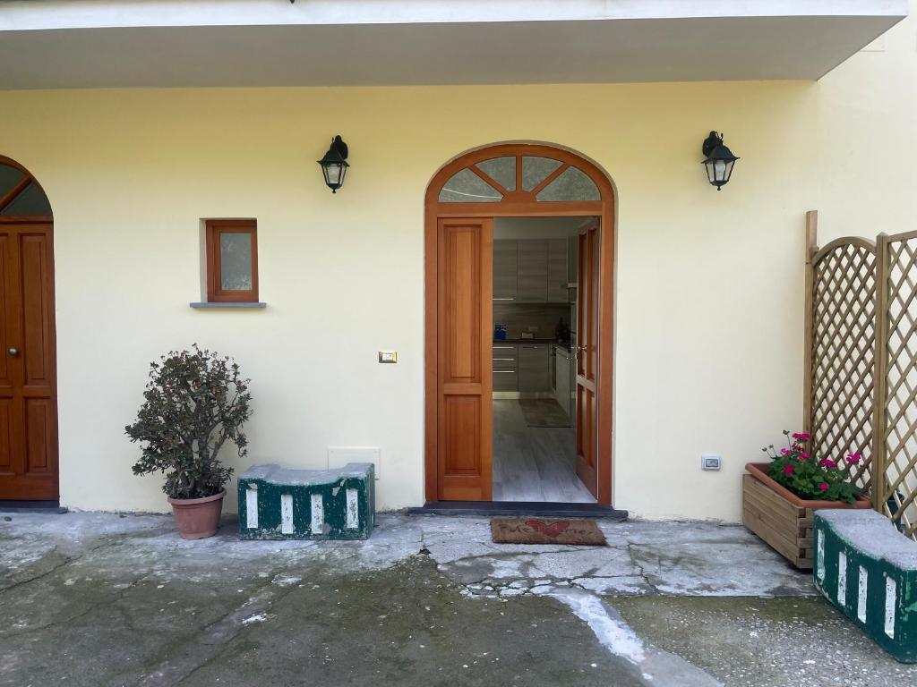 The smile of the sun in Casarlano- narrow road to access only - 5