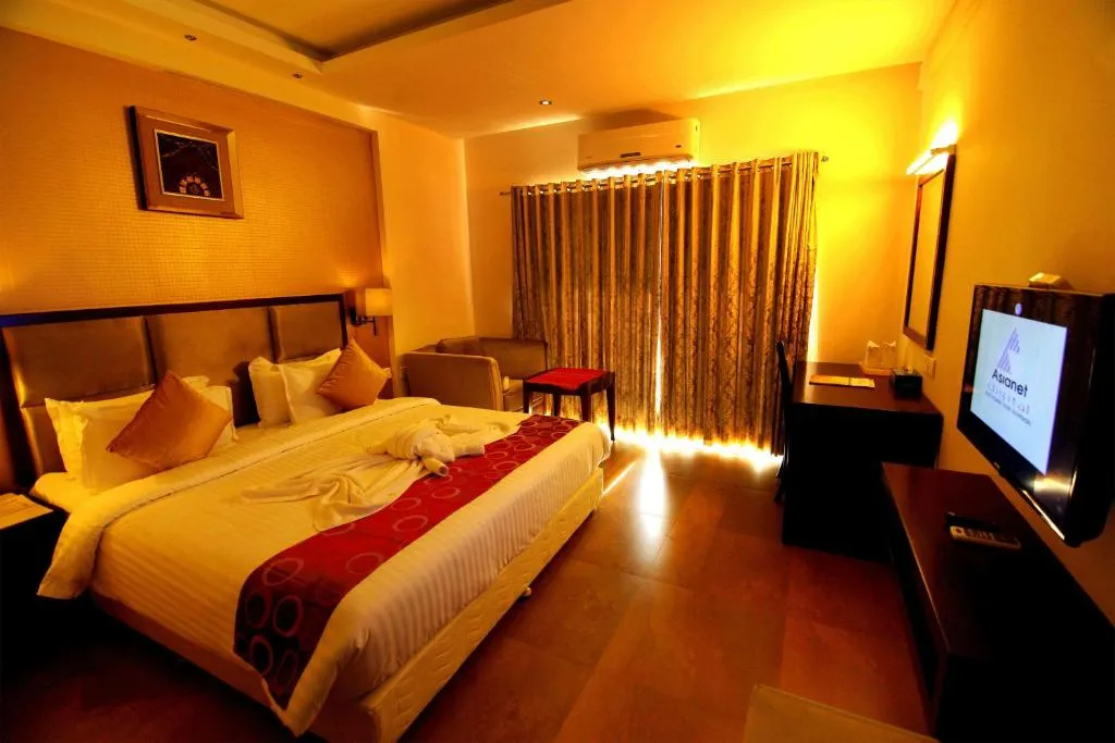 Paravoor Galaxy Hotel，位于柴瑞海滩的酒店